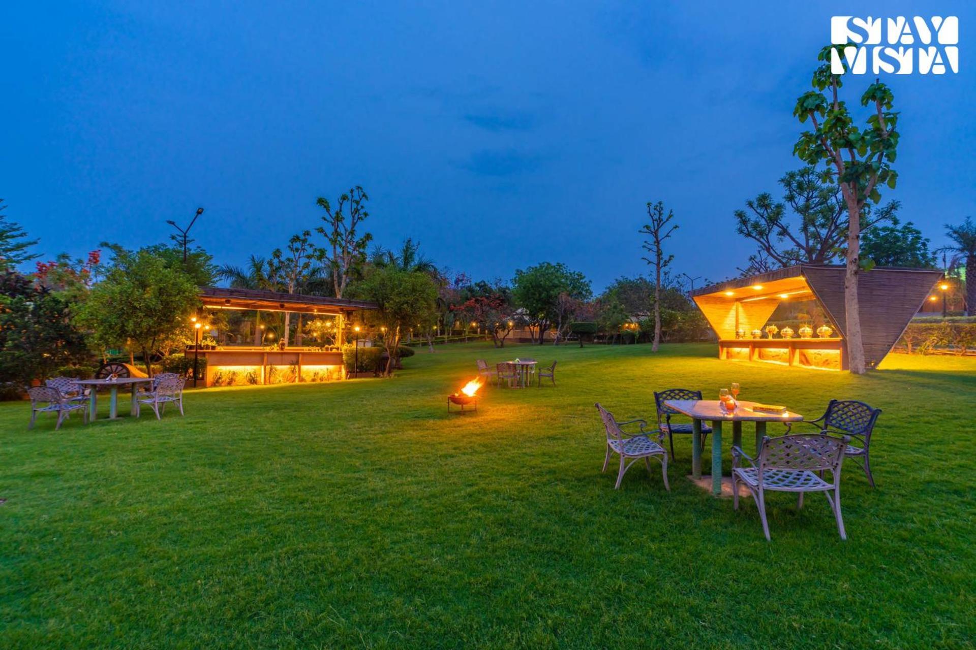 Stayvista At Maple Farms With Pool, Bbq & Bonfire Sohna Dış mekan fotoğraf