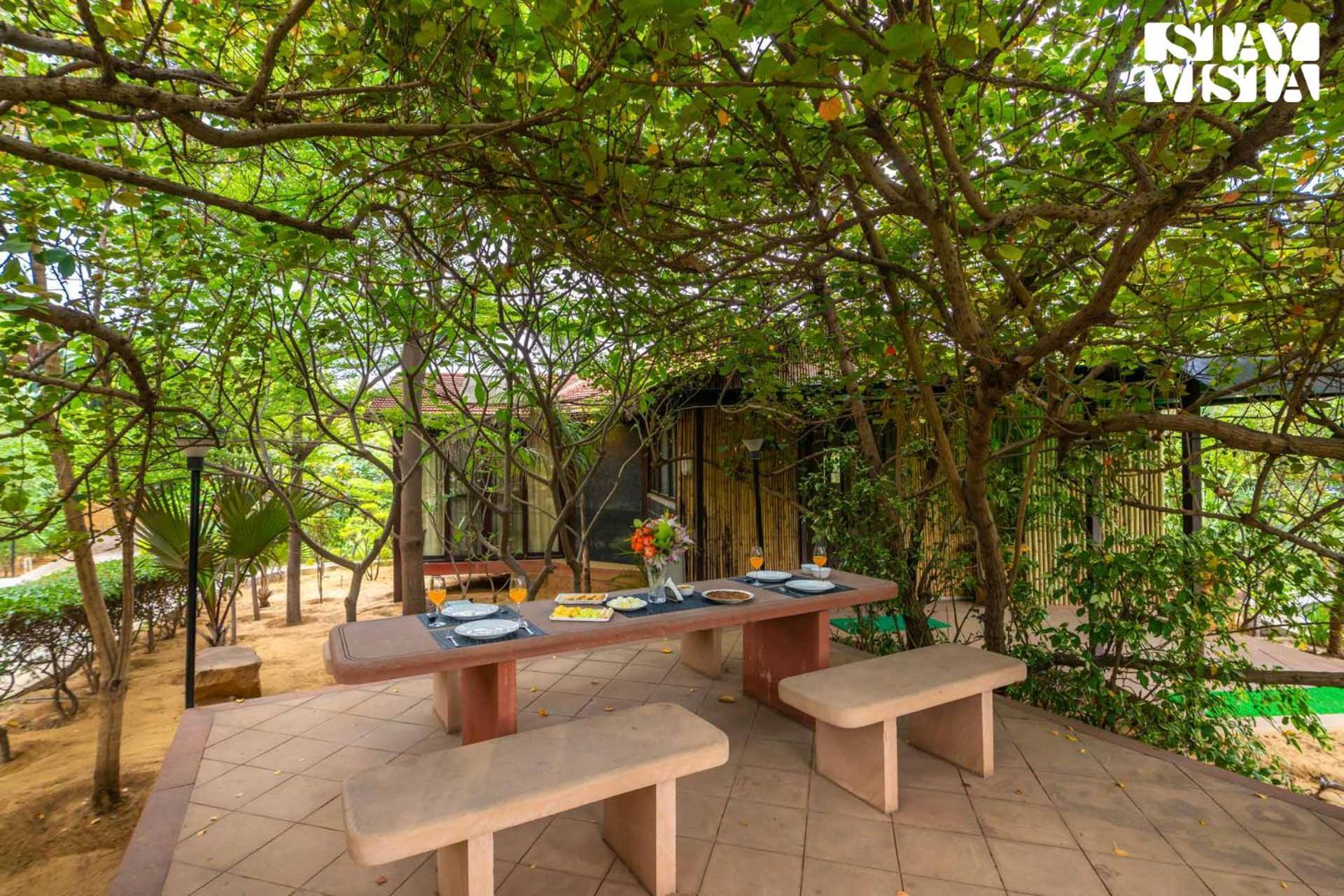 Stayvista At Maple Farms With Pool, Bbq & Bonfire Sohna Dış mekan fotoğraf